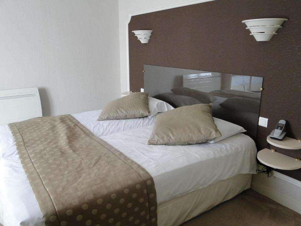 Logis Auberge Bienvenue Doué-la-Fontaine Room photo